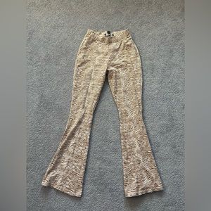 BROWN ZEBRA FLARE LEGGINGS